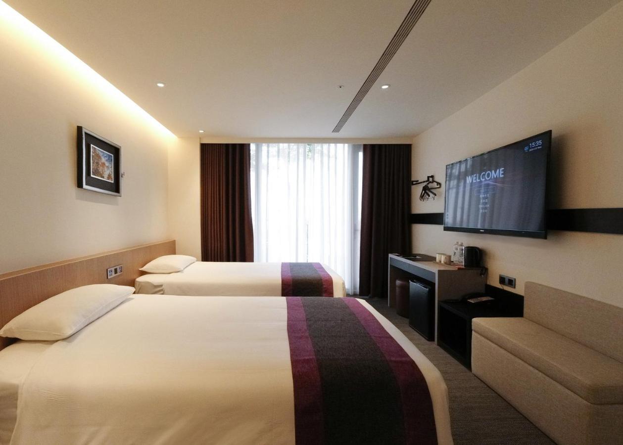Royal Roi Hotel 台中市 エクステリア 写真