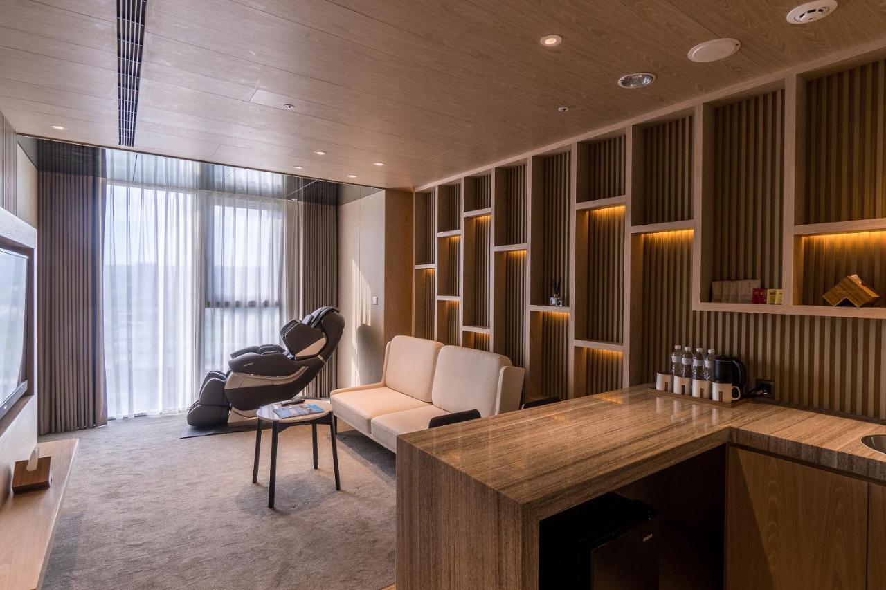 Royal Roi Hotel 台中市 エクステリア 写真