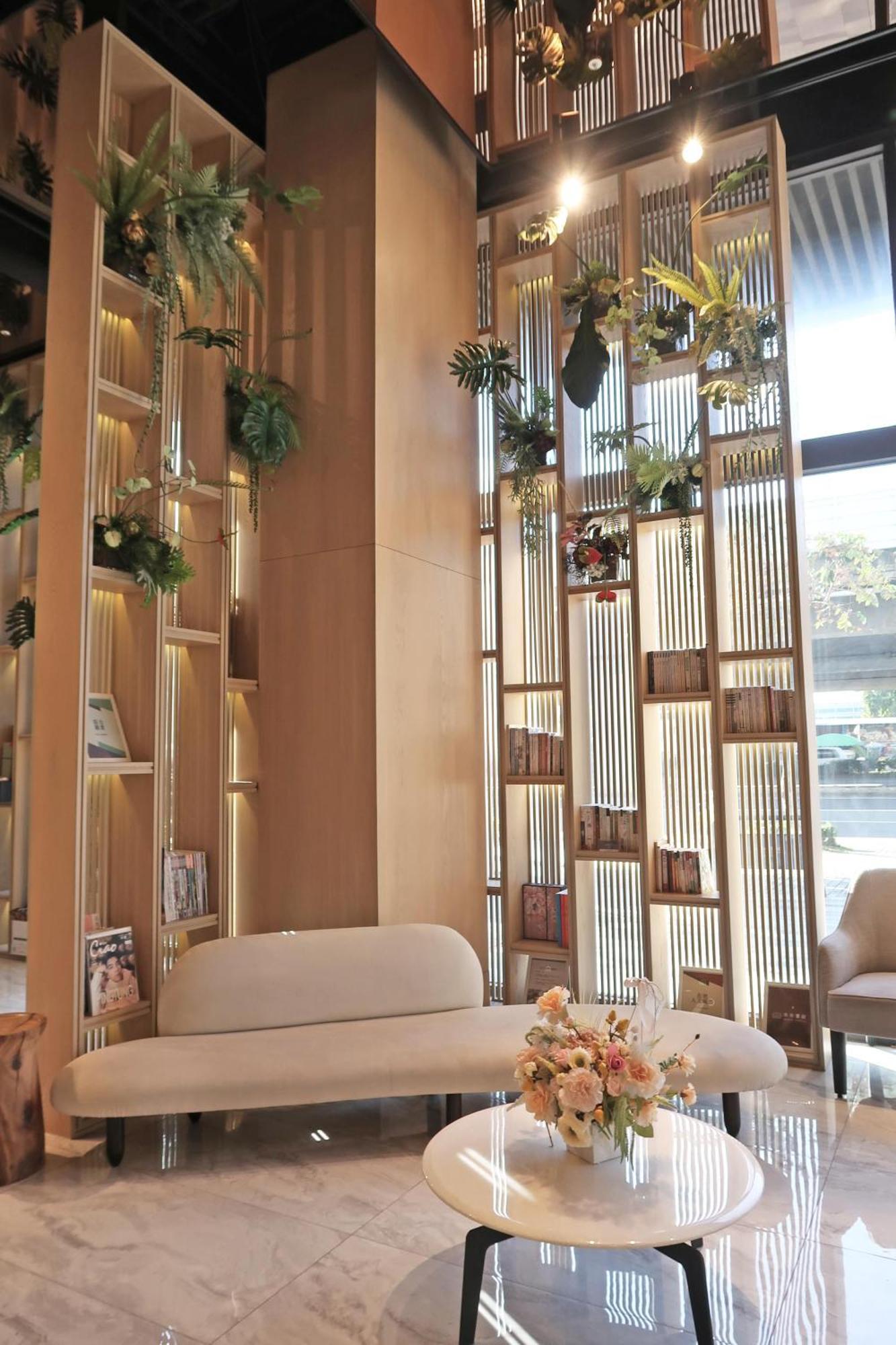 Royal Roi Hotel 台中市 エクステリア 写真